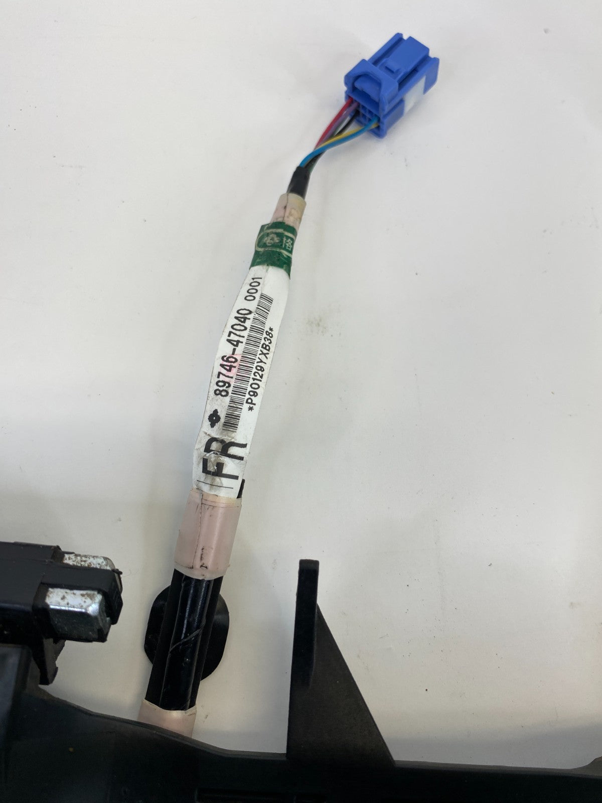 2010-2015 Toyota Prius Front Right Side Outer Exterior Door Handle 89746-47040