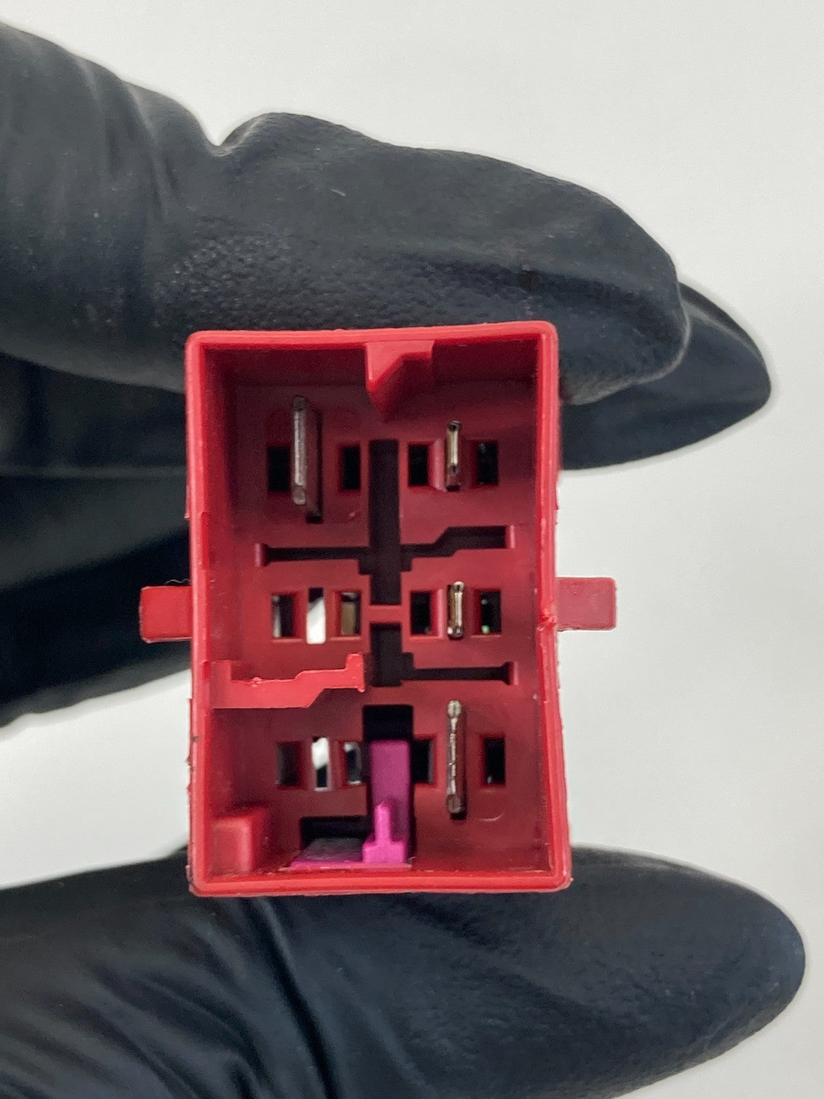 1998-2004 Audi A6 Quattro Front Right Side Seat Belt Buckle 4B0857756F OEM