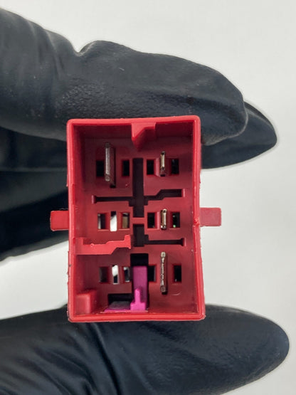 1998-2004 Audi A6 Quattro Front Right Side Seat Belt Buckle 4B0857756F OEM