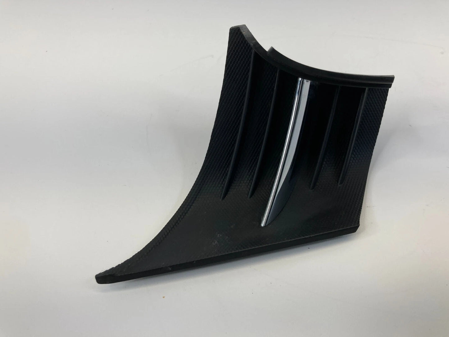 2013-2015 CHEVROLET MALIBU DASH CENTER INSTRUMENT PANEL MOLDING BEZEL TRIM COVER