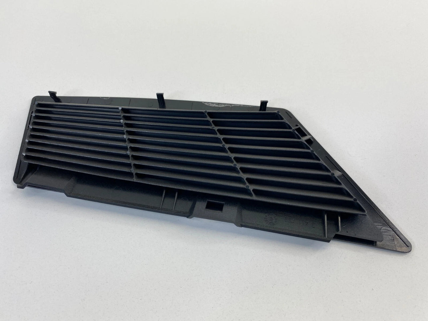 2004-2010 BMW X3 REAR TRUNK INNER INTERIOR BOOT VENT GRILLE TRIM BEZEL 3-411-753