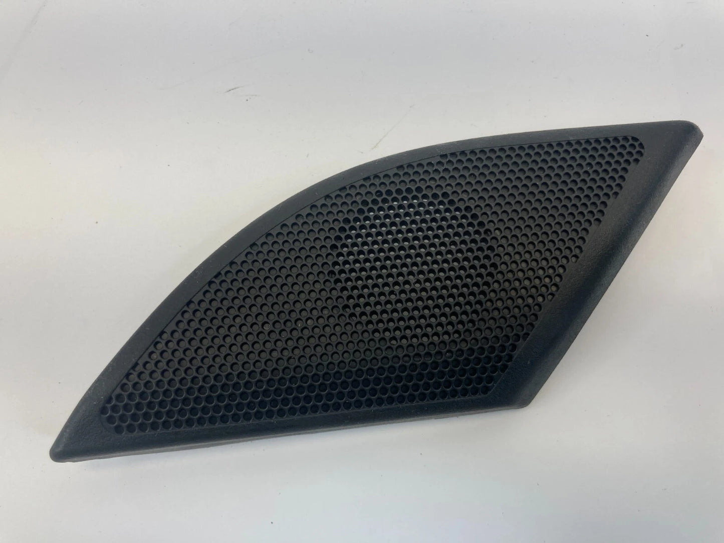 2012-2015 CHEVROLET CAPTIVA SPORT FRONT RIGHT DOOR TWEETER COVER GRILLE 96673603