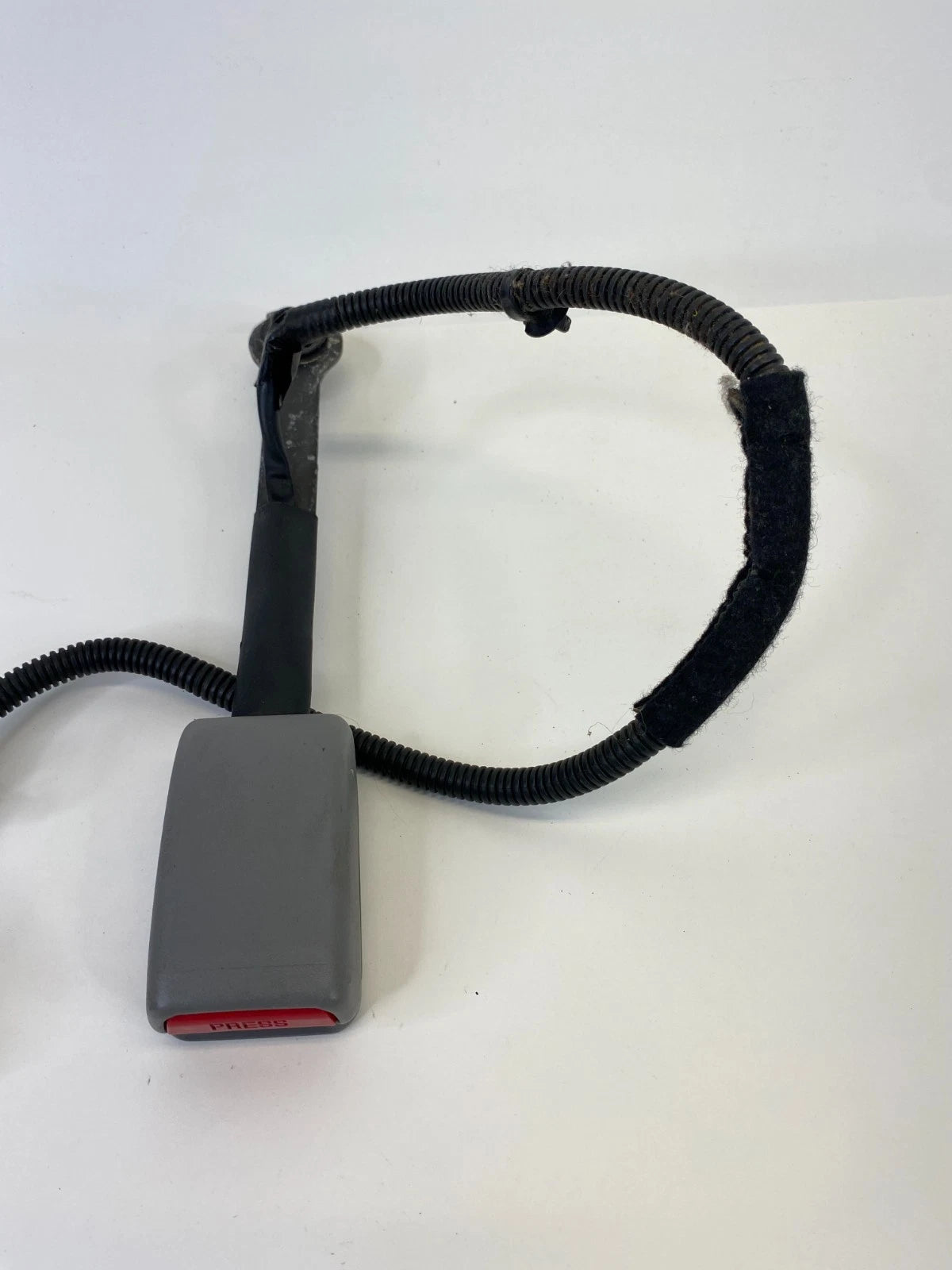 2006-2010 KIA OPTIMA FRONT RIGHT PASSENGER SIDE SEAT BELT BUCKLE ASSY OEM