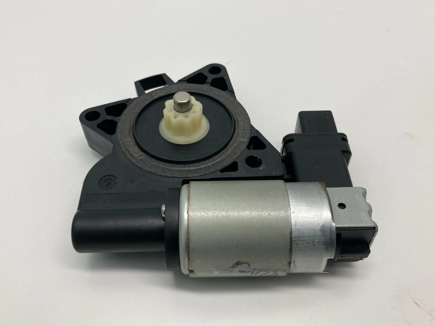 2003-2008 MAZDA 6 04-09 MAZDA 3 REAR LEFT SIDE DOOR POWER WINDOW MOTOR GJ6A5858X