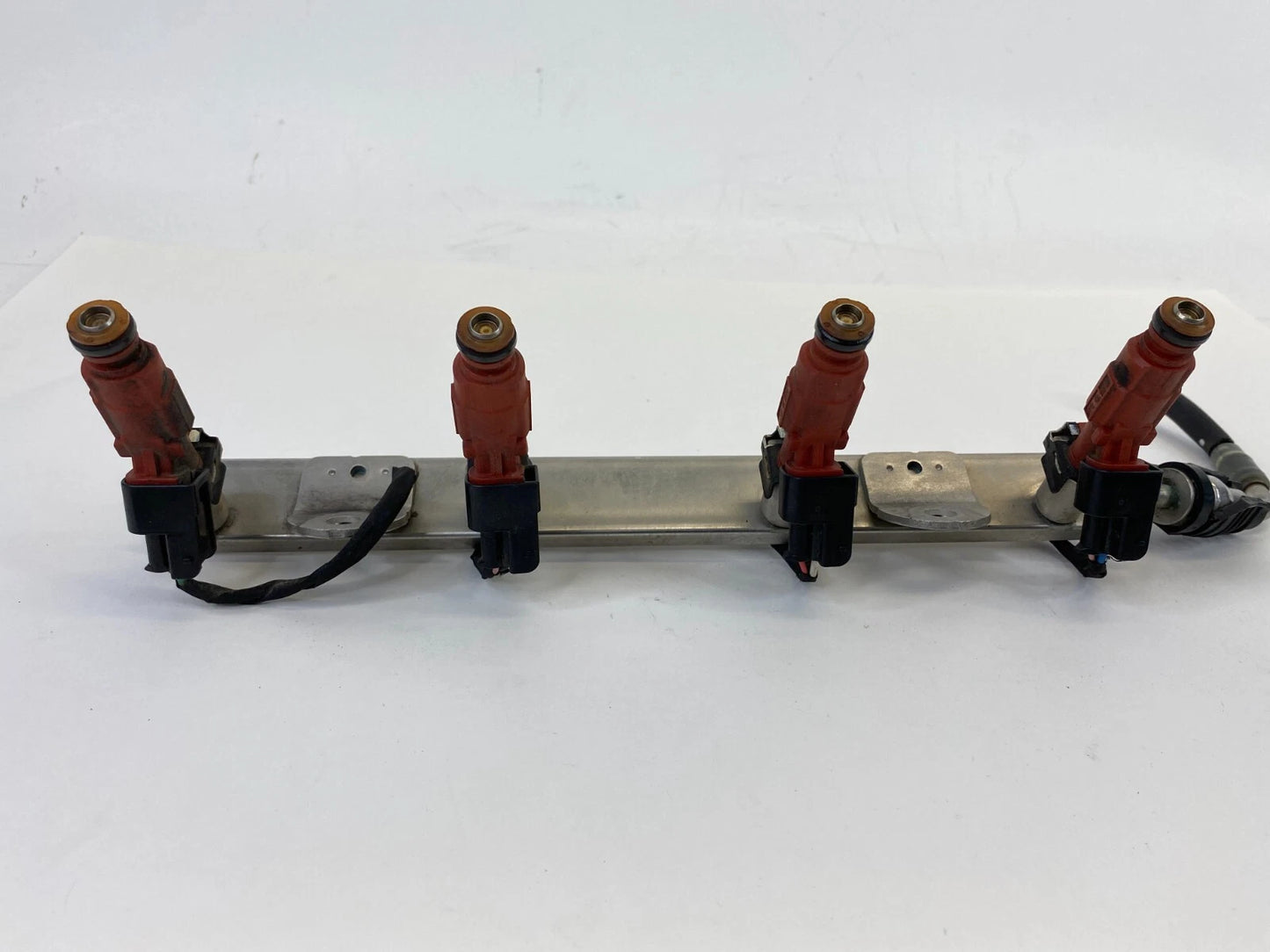 2014-2016 KIA FORTE 1.8L ENGINE FUEL RAIL INJECTION INJECTORS ASSY 41030485A OEM