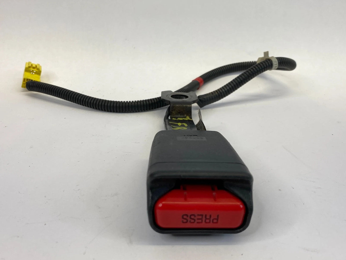 2010-2013 KIA SOUL FRONT RIGHT PASSENGER SIDE SEAT BELT BUCKLE END ASSEMBLY OEM