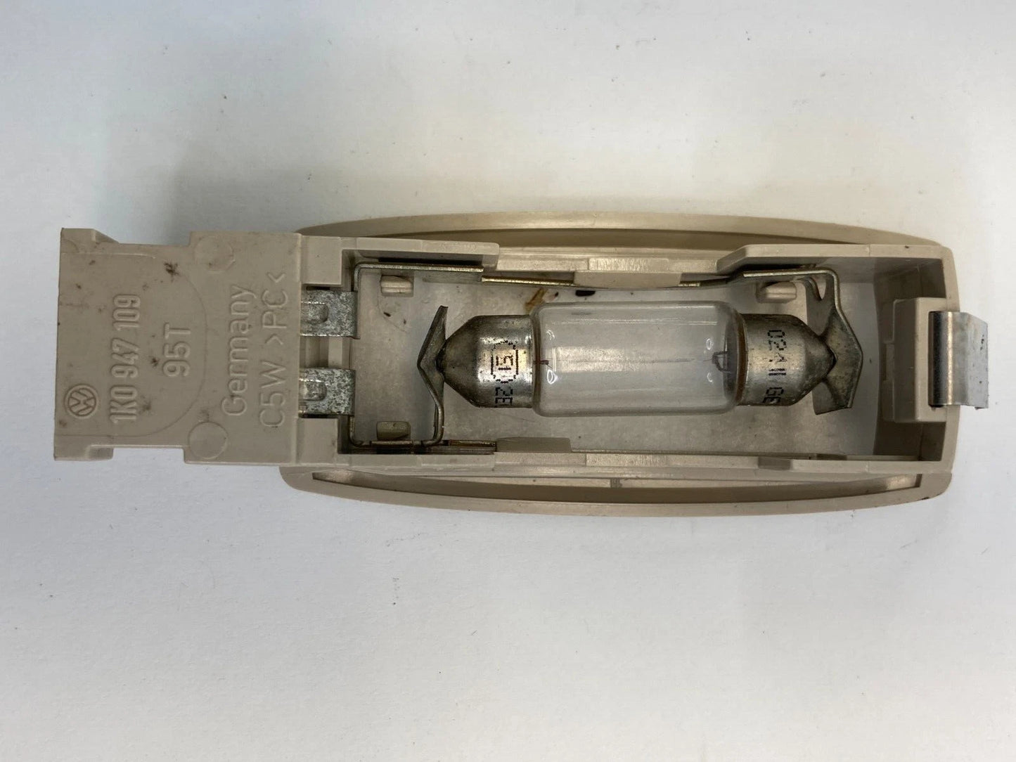 09-17 VOLKSWAGEN TIGUAN FRONT RIGHT PASSENGER VANITY MIRROR LIGHT OEM 1K0947109