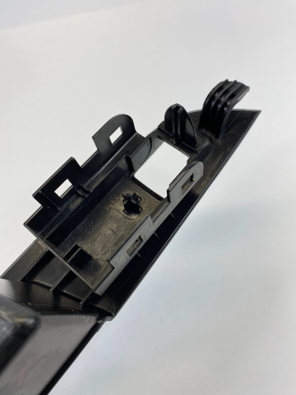 2010-2017 CHEVROLET EQUINOX REAR LEFT SIDE WINDOW SWITCH TRIM BEZEL AKE21336
