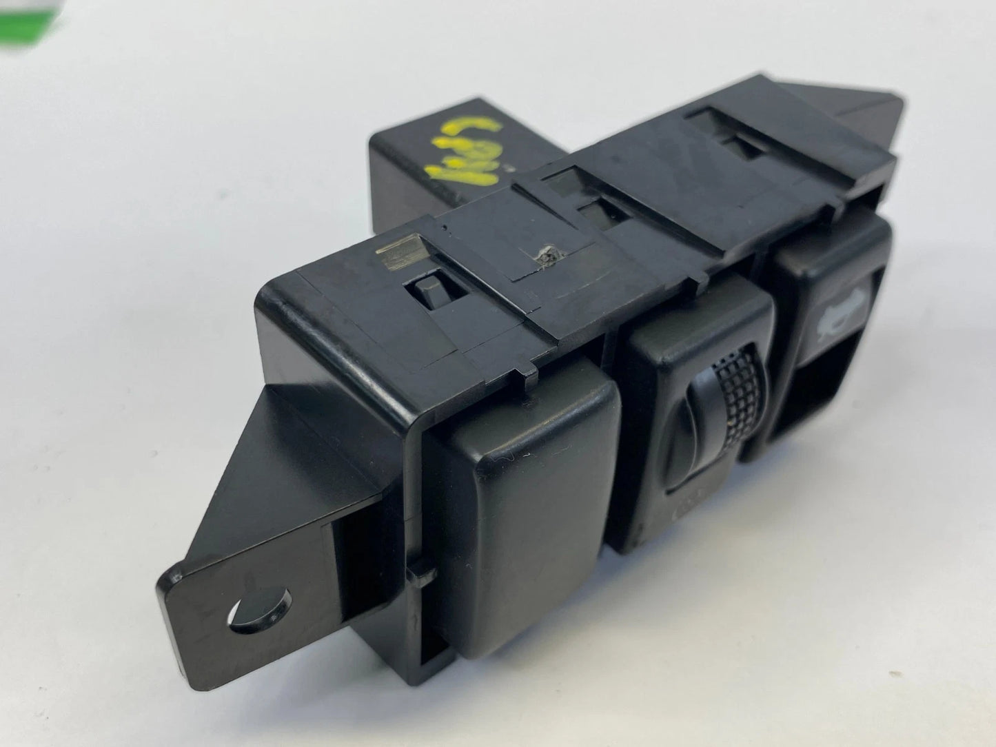 2002-2006 NISSAN ALTIMA TRUNK LID RELEASE AND DIMMER LIGHT CONTROL SWITCH OEM