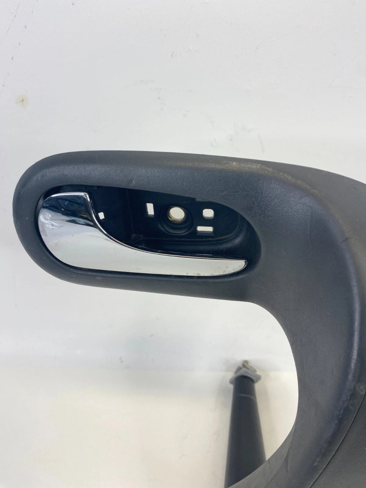 2008-2012 BUICK ENCLAVE INTERIOR REAR LEFT DOOR GRAB PULL HANDLE ASSEMBLY OEM
