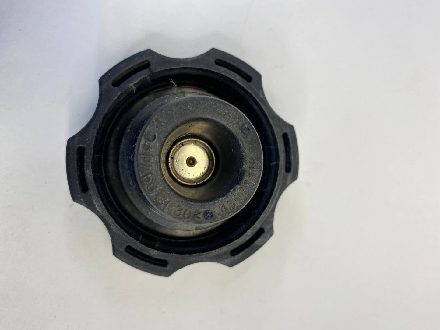 04-09 CADILLAC SRX 3.6L ENGINE RADIATOR FLUID COOLANT TANK CAP LID 15075118 OEM