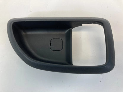 10-13 KIA SOUL FRONT RIGHT SIDE INNER DOOR HANDLE COVER BEZEL TRIM 82611-2K100