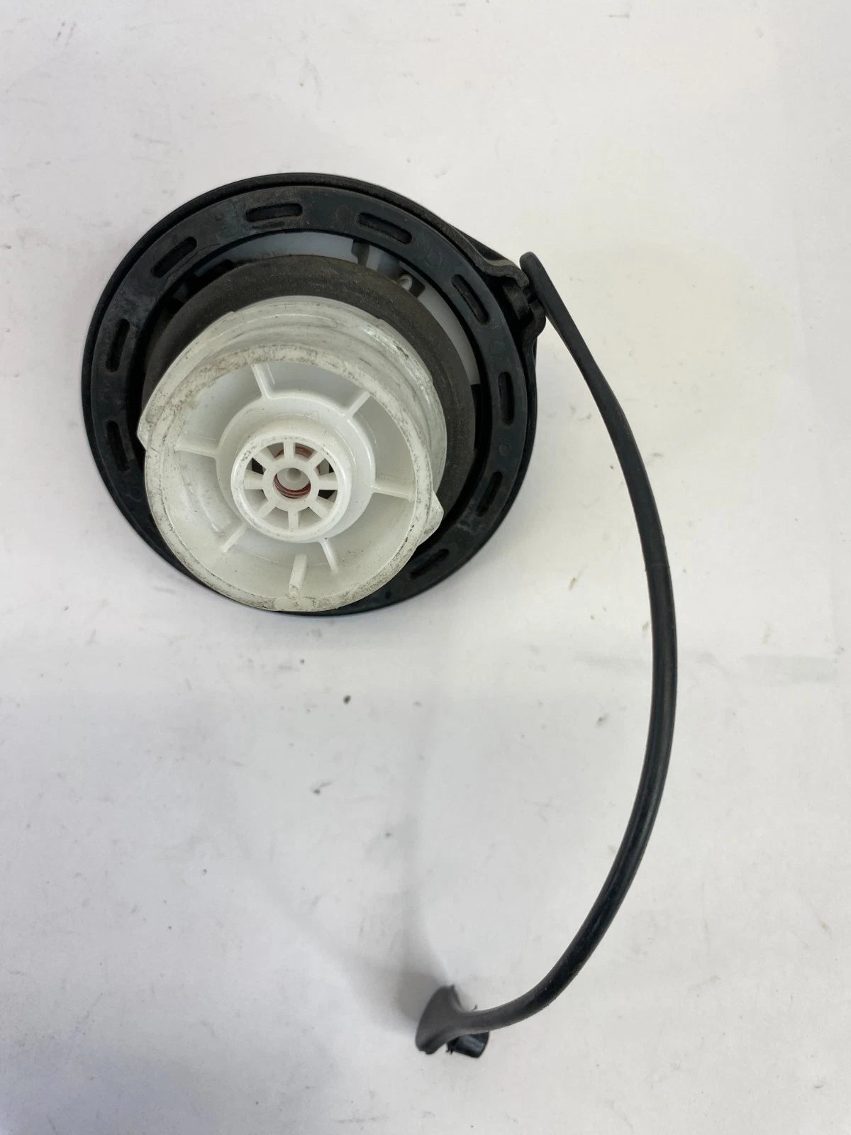 2005-2020 KIA OPTIMA 10-24 SOUL FUEL FILLER TANK CAP GAS LID COVER W TETHER OEM