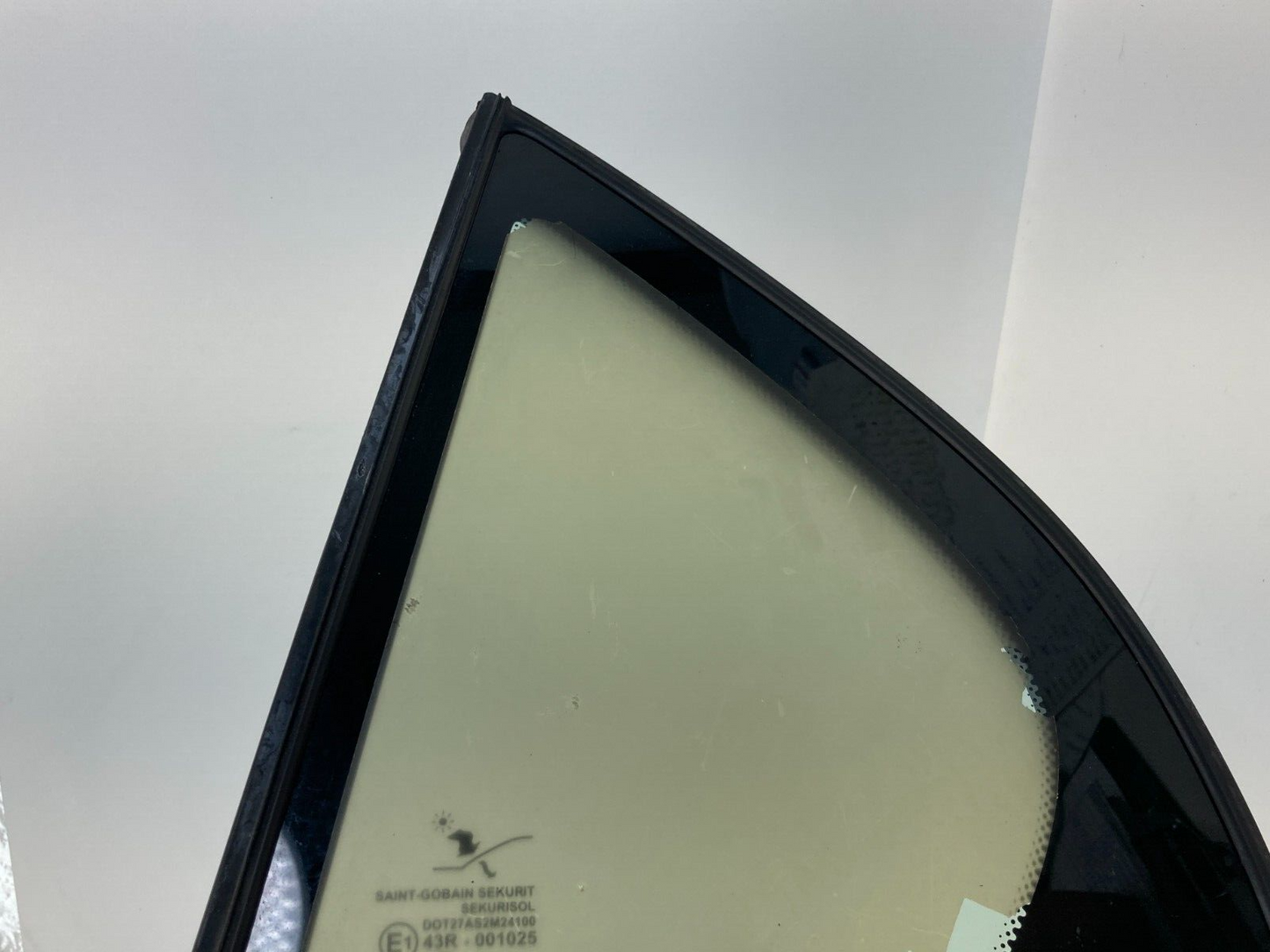 03-11 Saab 9-3 93 Sedan Rear Left Driver Side Quarter Vent Window Glass 12804489