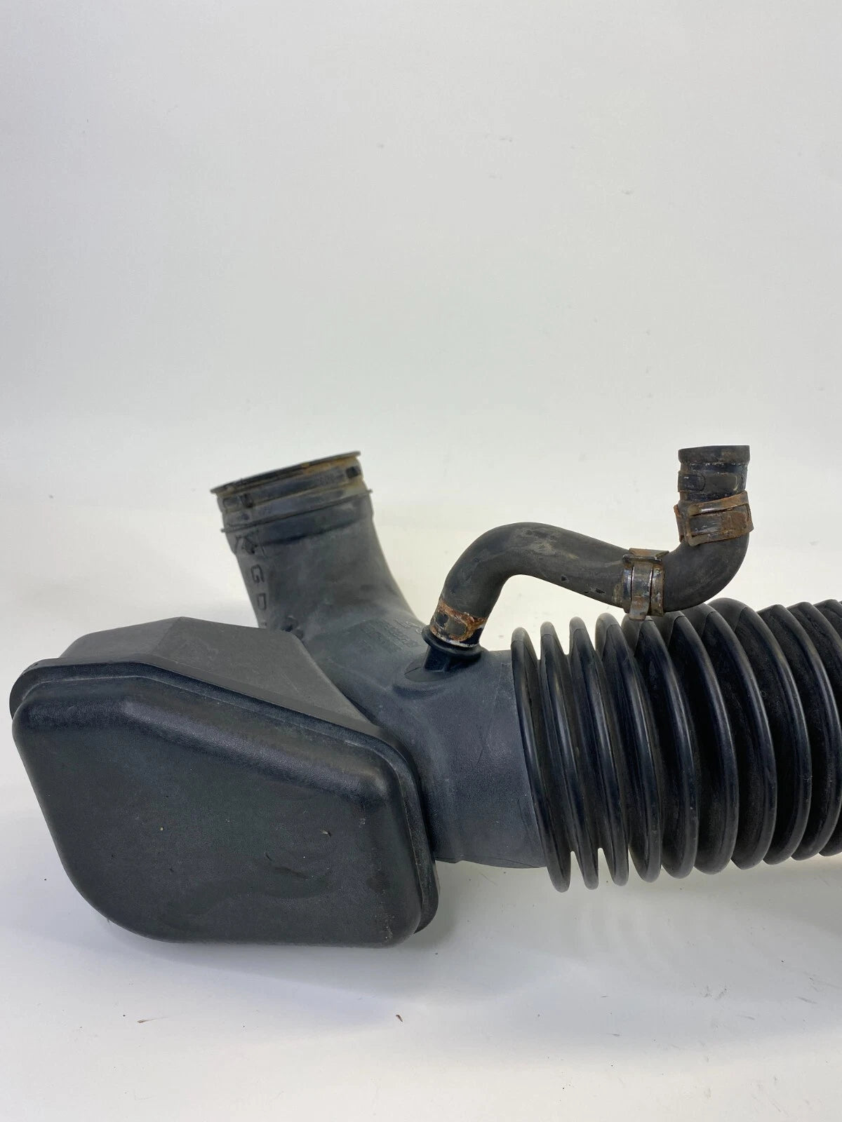 11-14 HYUNDAI SONATA 2.4L AT AIR CLEANER INTAKE DUCT HOSE TUBE OEM 28130-3Q160