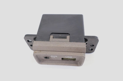 2009-2011 KIA RIO AUX USB PORT AUDIO INPUT JACK ASSEMBLY OEM 96120-1G200W6
