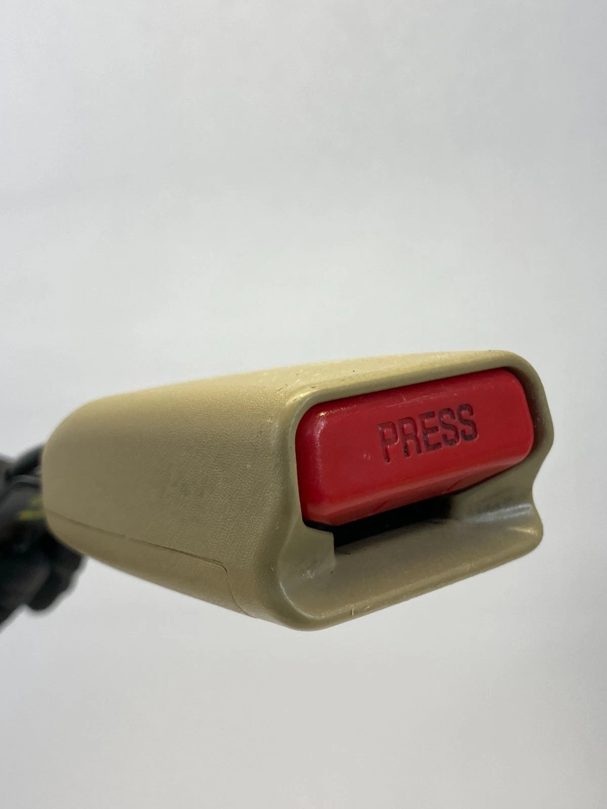 08-11 HONDA ACCORD SEDAN DRIVER LEFT FRONT SEAT BELT BUCKLE RECEPTACLE IVORY OEM