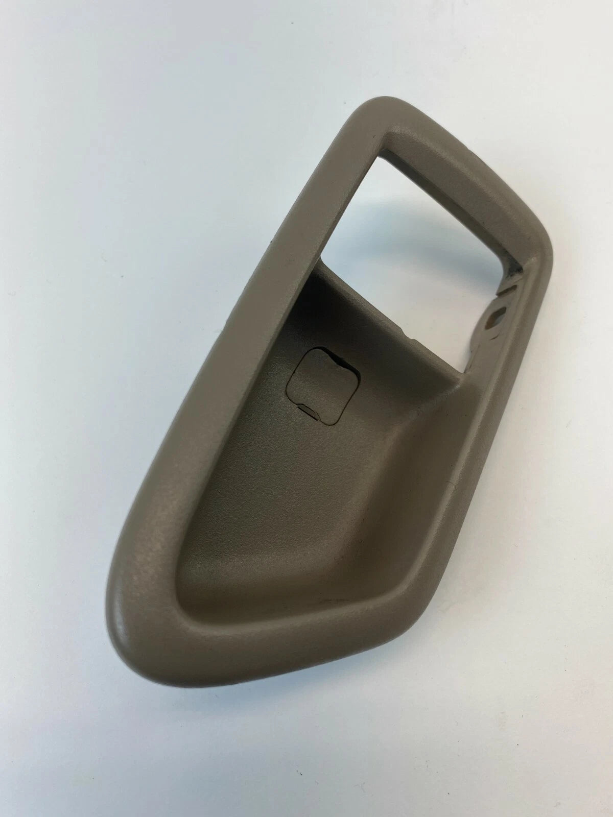 1997-2001 TOYOTA CAMRY REAR RIGHT PASSENGER SIDE INNER DOOR HANDLE BEZEL TRIM