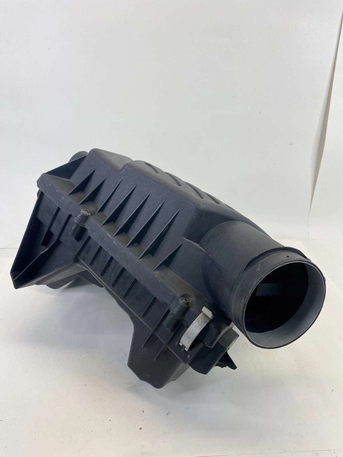 2010 2011 Buick LaCrosse 3.6L V6 Air Intake Cleaner Box Housing Assembly OEM