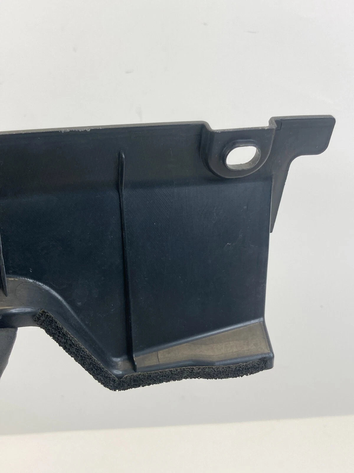 2010 2011 HONDA CROSSTOUR FRONT LEFT FENDER SUPPORT UPPER COVER 74207TP6AA000