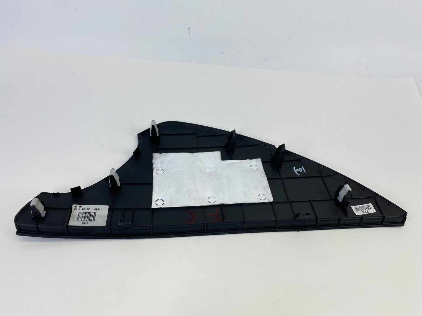 2013-2019 Hyundai Santa Fe Front Right Side Dash End Cap Cover 84768-2W000 OEM