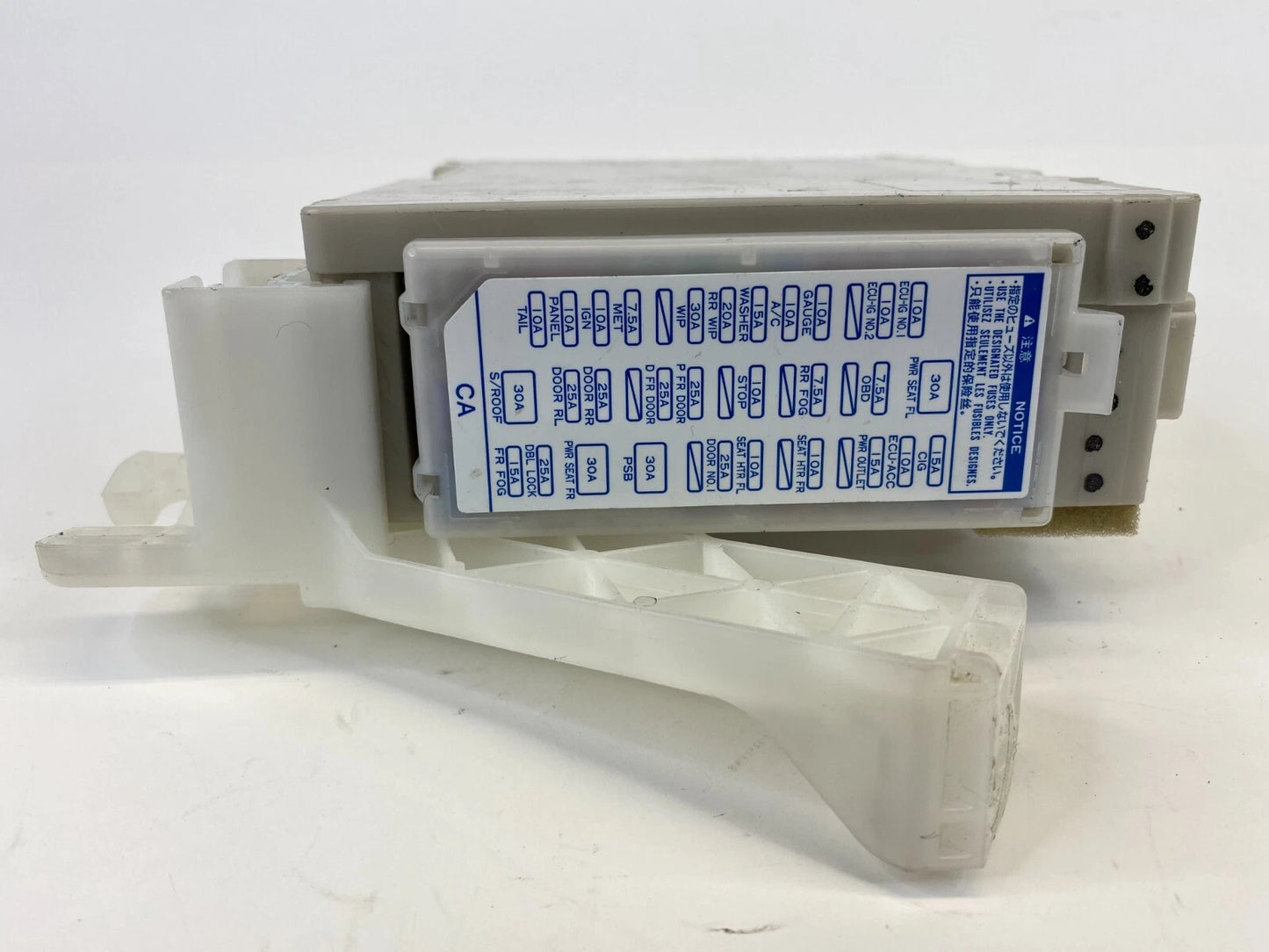 2010 10 TOYOTA PRIUS 1.8L INTERIOR DASH FUSE RELAY JUNCTION BLOCK BOX 8273047450