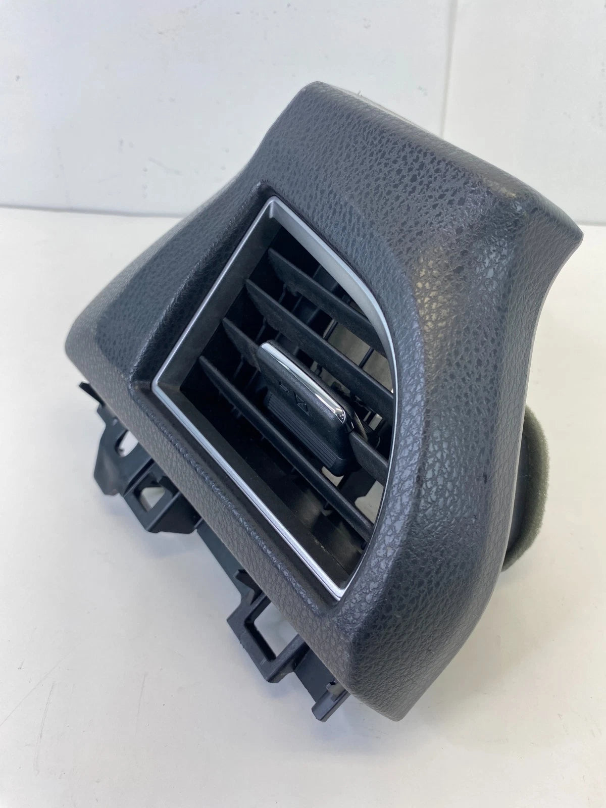2014-2016 TOYOTA COROLLA LEFT DRIVER DASH AIR VENT BEZEL 55650-02260-A2 OEM