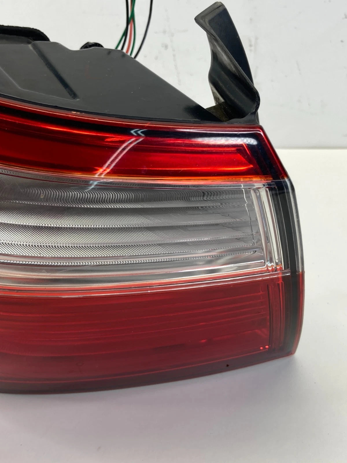 2012-2017 KIA RIO LX SEDAN REAR LEFT LH OUTER TAILLIGHT LAMP 92401-1W0 OEM