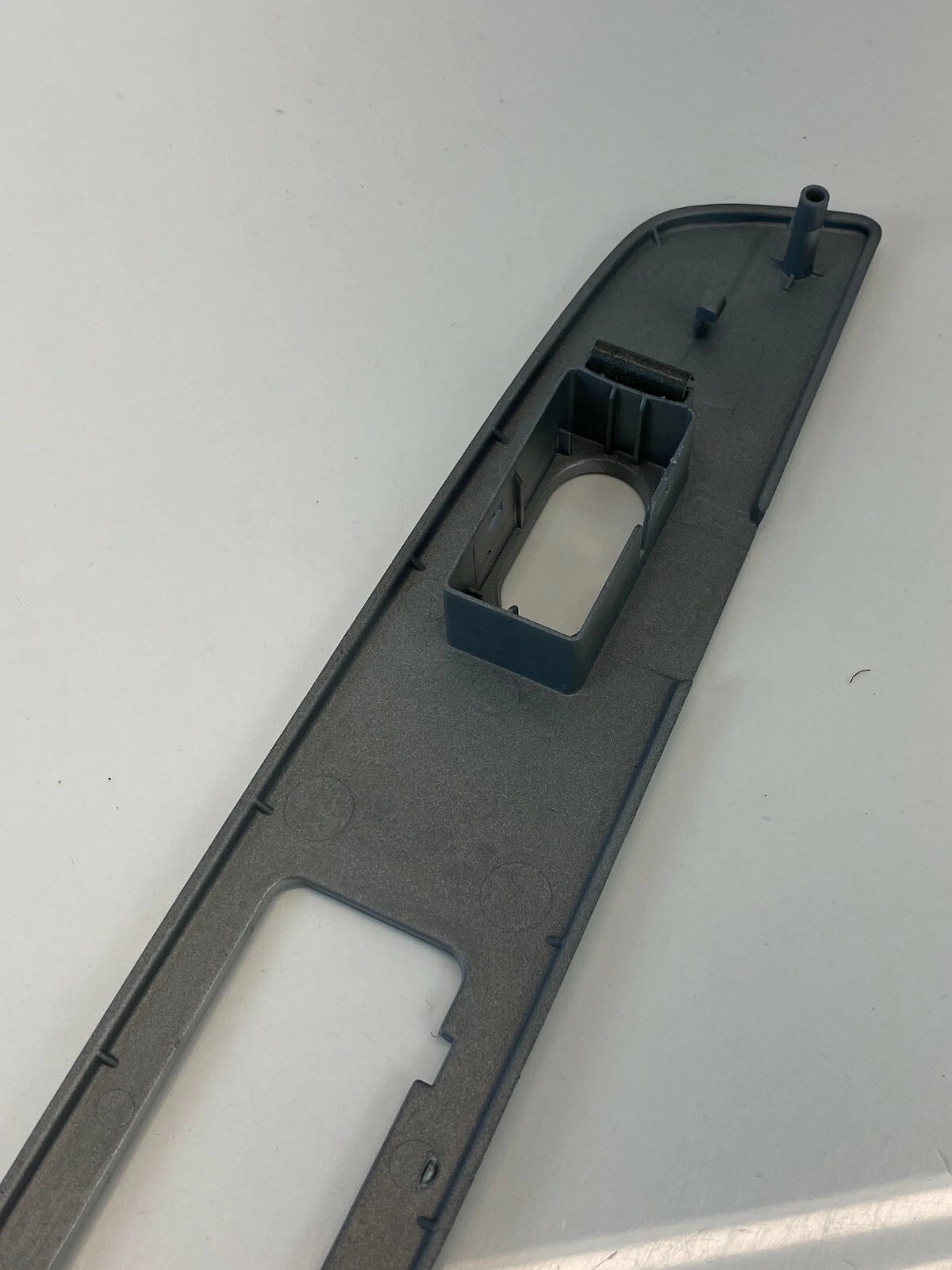 05-07 MERCURY MARINER REAR LEFT WINDOW SWITCH BEZEL PANEL TRIM 5E6X-14A568-AB
