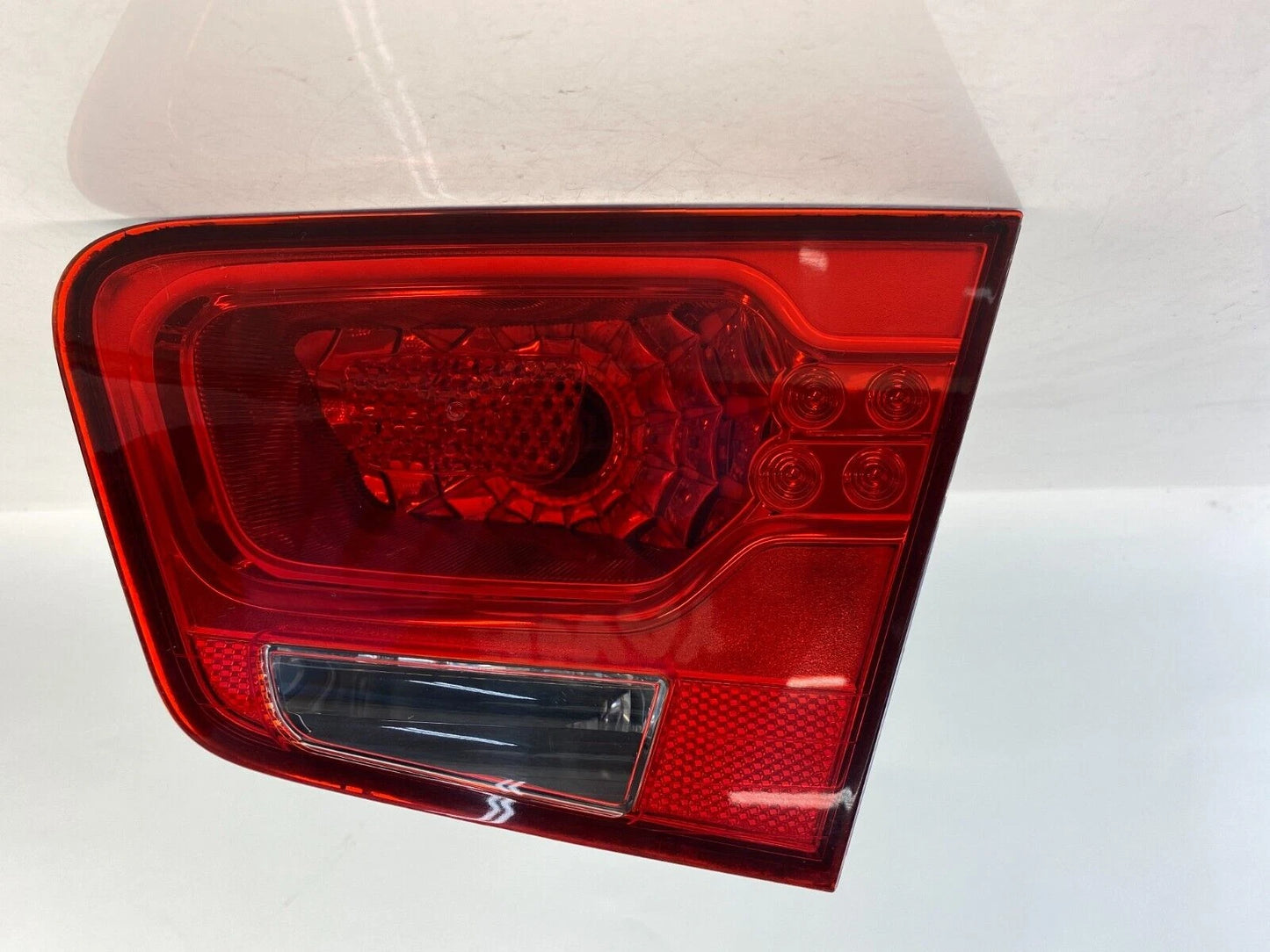 2010-2013 KIA FORTE SEDAN PASSENGER SIDE INNER TAIL LIGHT 92404-1M000 OEM