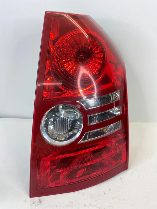2008-2010 CHRYSLER 300 REAR RIGHT PASSENGER TAILLIGHT TAIL LAMP ASSEMBLY OEM