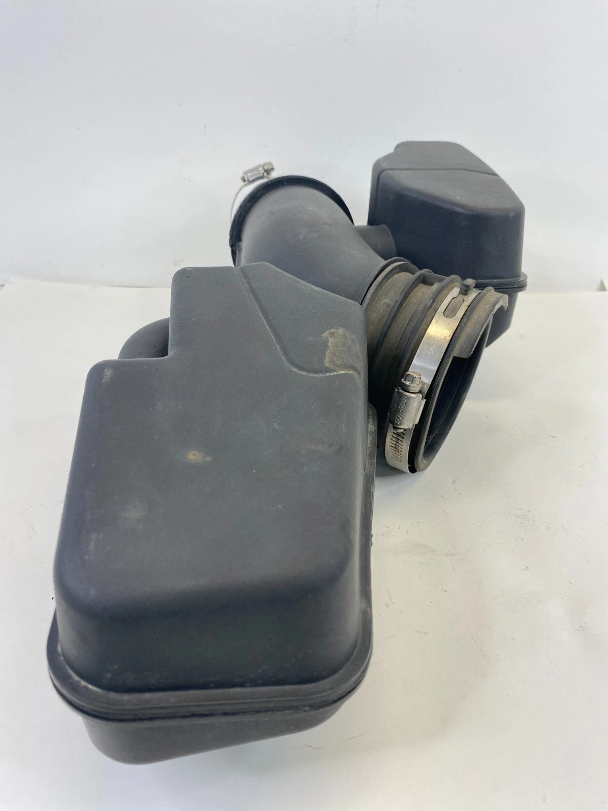 13-19 FORD POLICE INTERCEPTOR AIR CLEANER RESONATOR INTAKE BOX HOUSING ASSY OEM