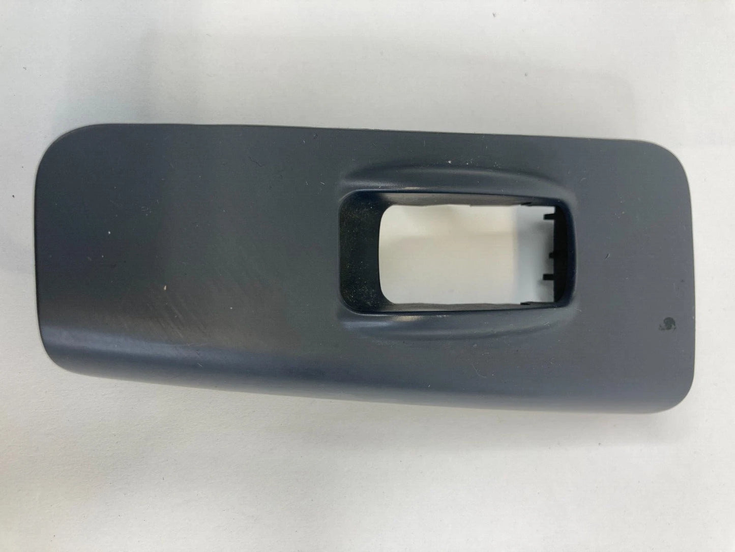 2004-2009 KIA SPECTRA REAR RIGHT DOOR WINDOW SWITCH BEZEL TRIM 3580-2F500 OEM