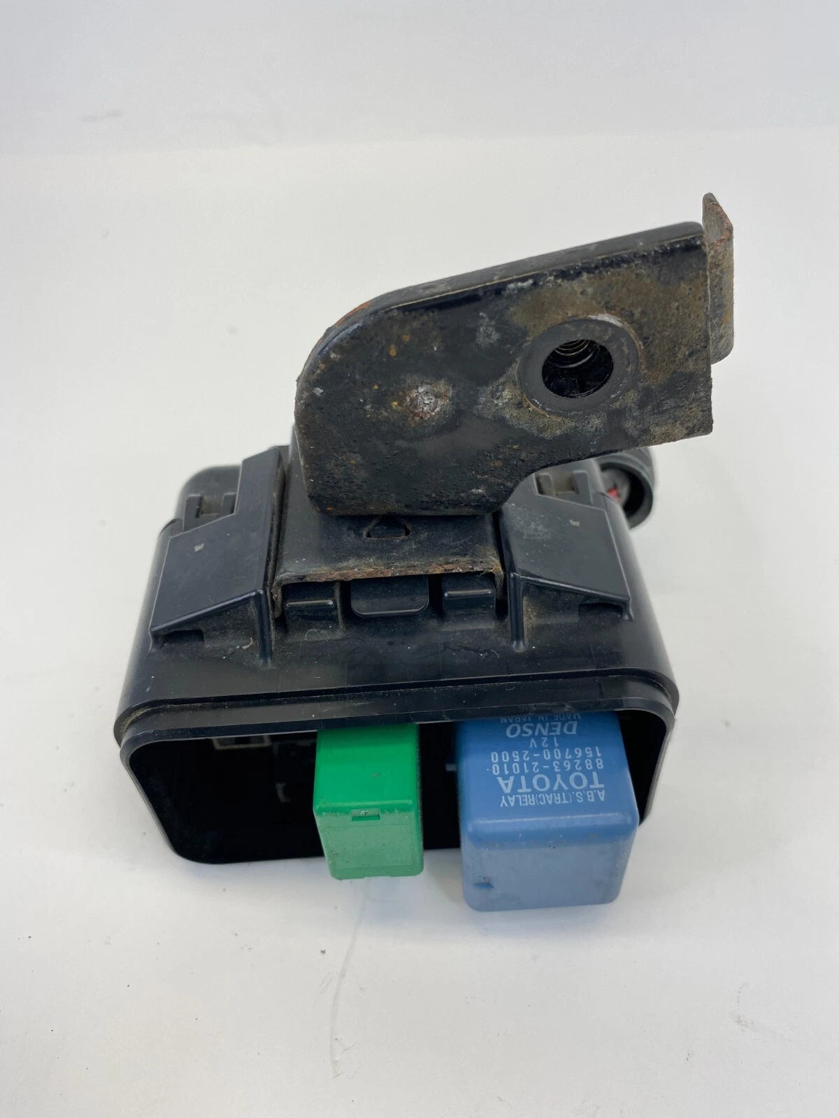 2004 04 TOYOTA RAV4 2.4L AT FRONT SMALL FUSE POWER RELAY BOX FUSEBOX BLOCK OEM