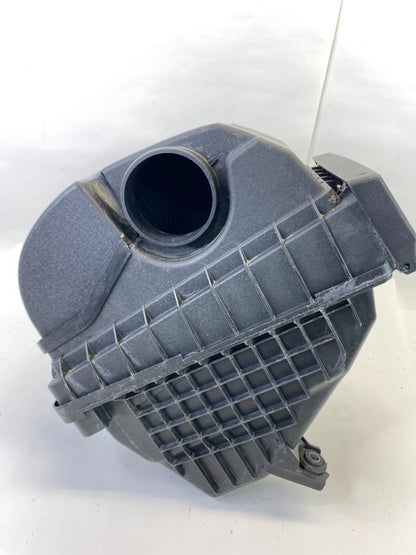 16-18 Kia Sorento 2.4L L4 AIR INTAKE CLEANER FILTER HOUSING BOX 28100-C6100 OEM