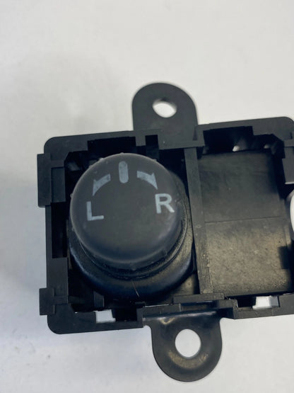2003 2004 INFINITI G35 FRONT LEFT DRIVER SIDE MIRROR ADJUSTMENT SWITCH ASSEMBLY