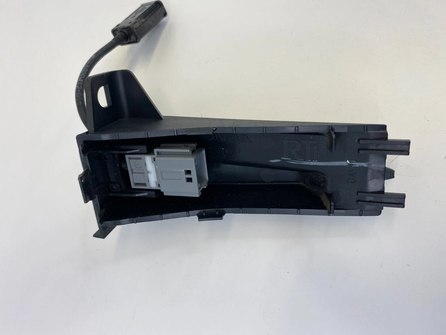 2011-2013 HONDA ODYSSEY GLOVE BOX POCKET USB PORT AUX JACK ASSEMBLY OEM