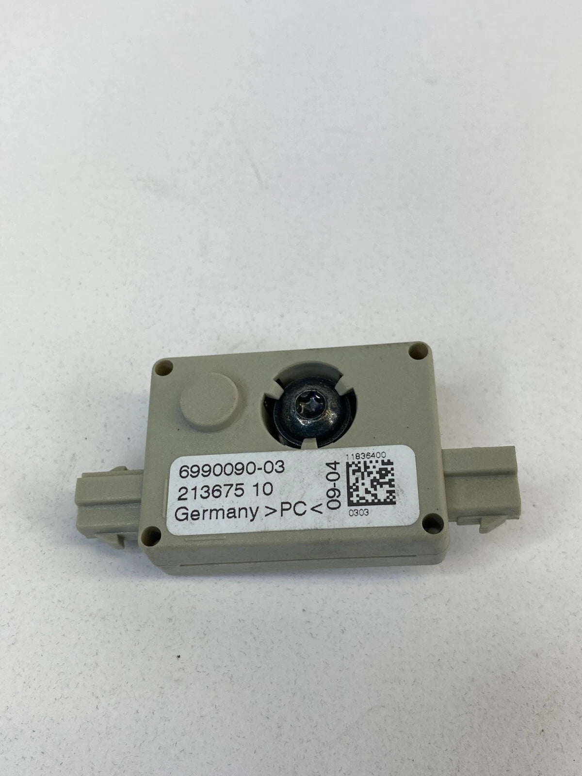 2004-2010 BMW X3 REAR RADIO ANTENNA SIGNAL RECEPTION MODULE TRAP 6990090-03 OEM