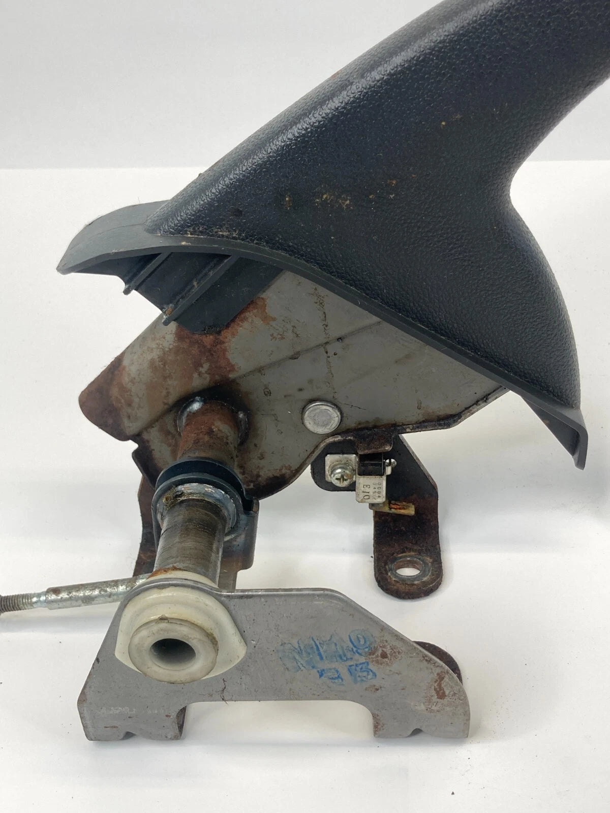 2009 2010 2011 HYUNDAI ACCENT EMERGENCY PARKING BRAKE HANDLE LEVER ASSEMBLY OEM