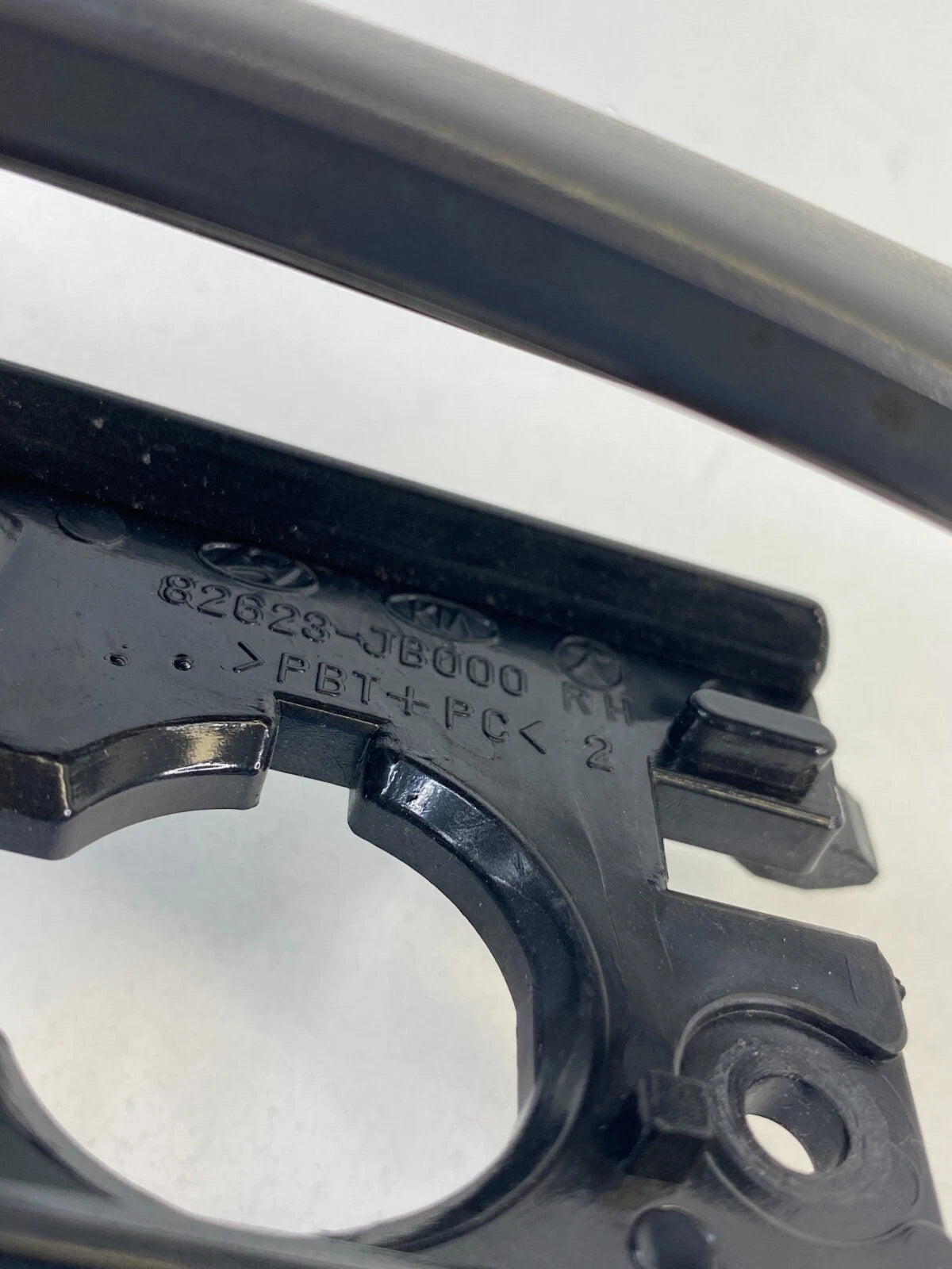 2006-2011 KIA RIO RIO5 FR RH INSIDE DOOR HANDLE LEVER BEZEL UNIT OEM 82623-JB000