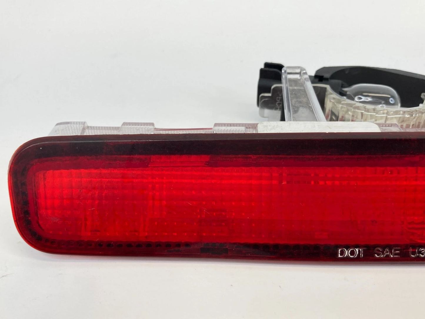 05-09 FORD MUSTANG COUPE REAR HIGH MOUNT THIRD 3RD BRAKE STOP LIGHT 4R3313A613A