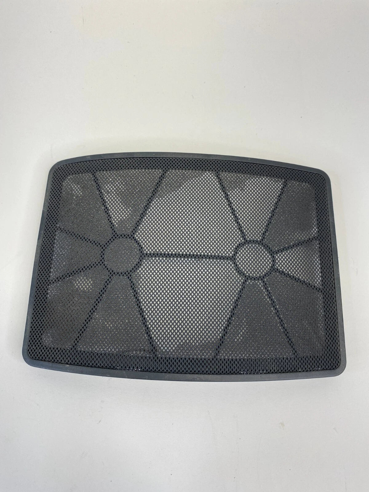 04-07 BMW 525I 06-10 BMW 550I REAR RIGHT DECKLID SPEAKER GRILLE COVER 7035521