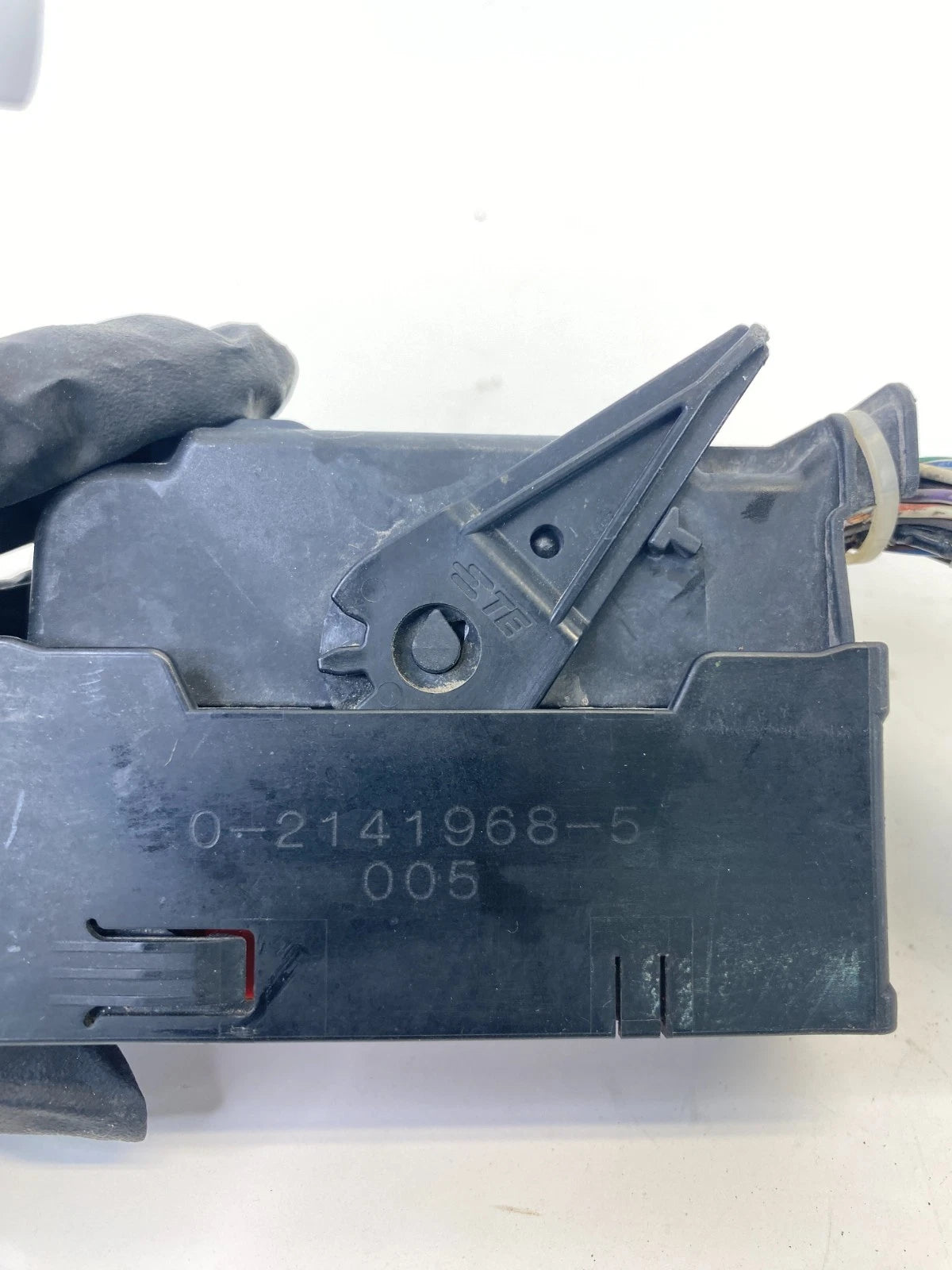 2014 14 FORD FIESTA 1.6L FWD ABS ANTI LOCK BRAKE PUMP MODULE PLUG CONNECTOR OEM