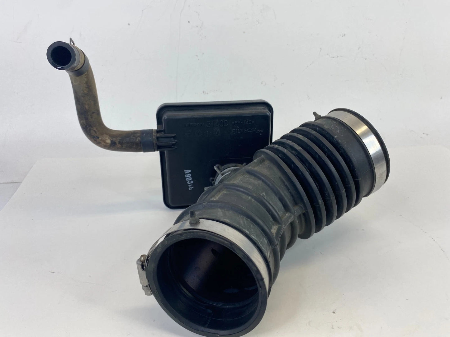 2013-2018 Nissan Altima 3.5L AT Air Intake Upper Hose Tube Pipe Duct Assy OEM