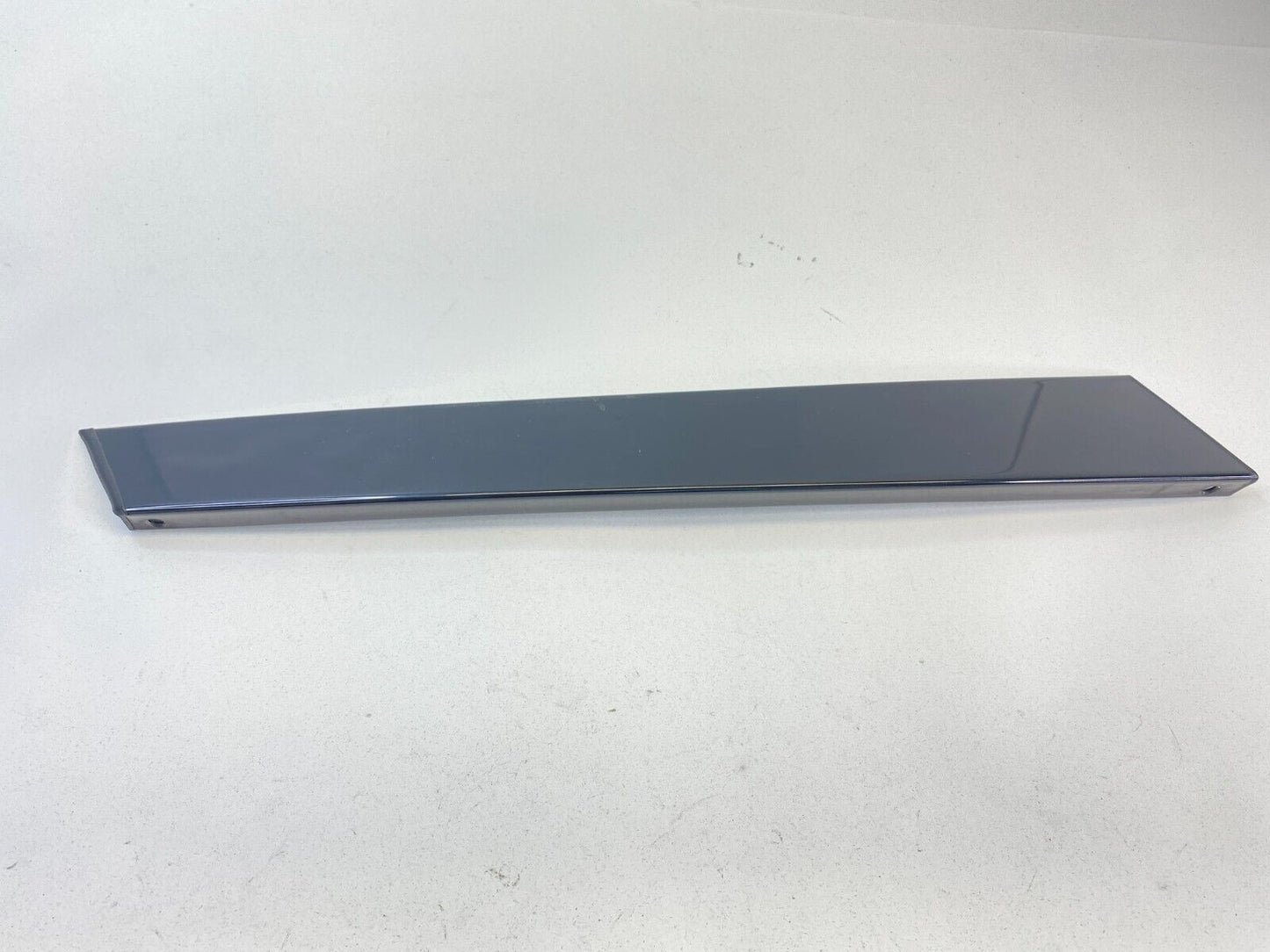 2004-2006 Mercedes-Benz E500 Rear Right Exterior Door Pillar Molding Trim Cover