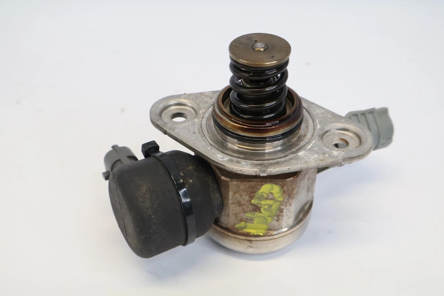 2013 2014 HYUNDAI ACCENT 1.6L ENGINE HIGH PRESSURE FUEL PUMP 35320-2B140