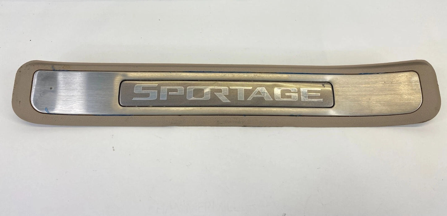 2005-2010 KIA SPORTAGE REAR LEFT DOOR STEP SCUFF SILL PLATE TRIM 85886-1F000 OEM