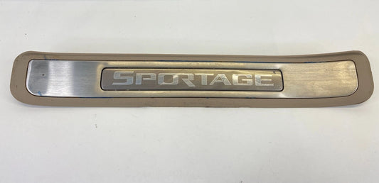 2005-2010 KIA SPORTAGE REAR LEFT DOOR STEP SCUFF SILL PLATE TRIM 85886-1F000 OEM