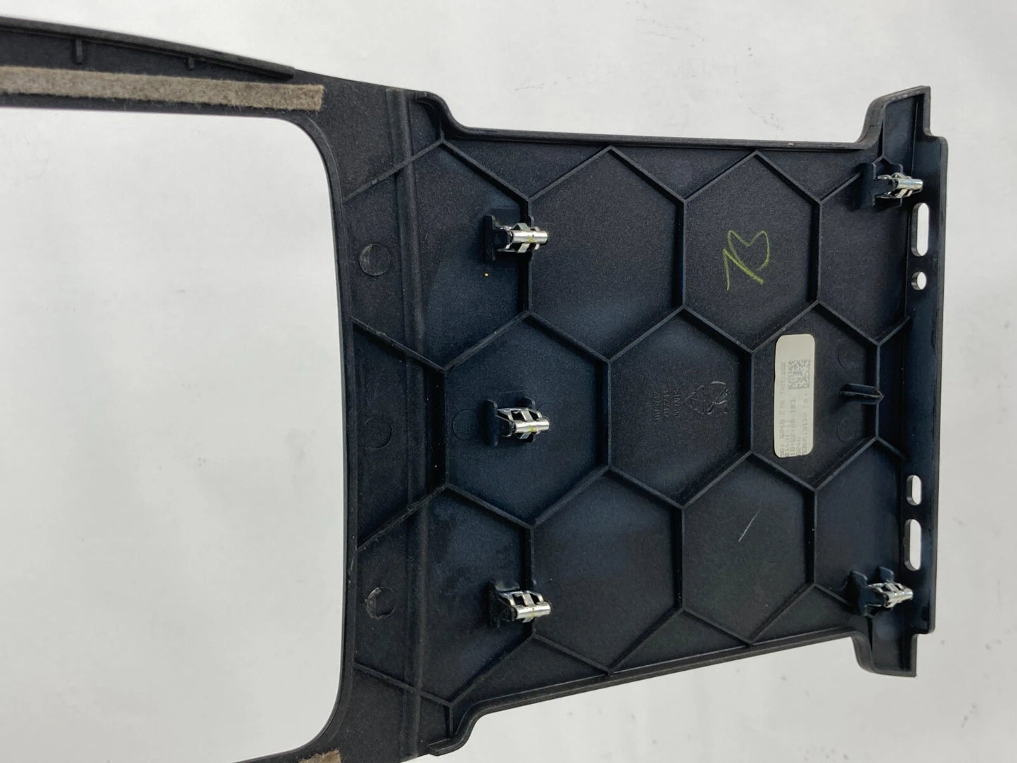 2009-2012 CHEVROLET TRAVERSE SUV FLOOR CENTER CONSOLE UPPER TRIM PLATE 1615742