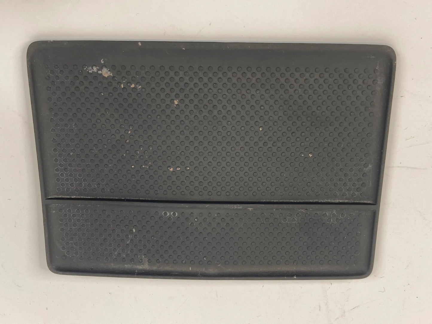 09-14 VOLKSWAGEN ROUTAN FLOOR CENTER CONSOLE RUBBER MAT INSERT 1KR90TRMAA OEM